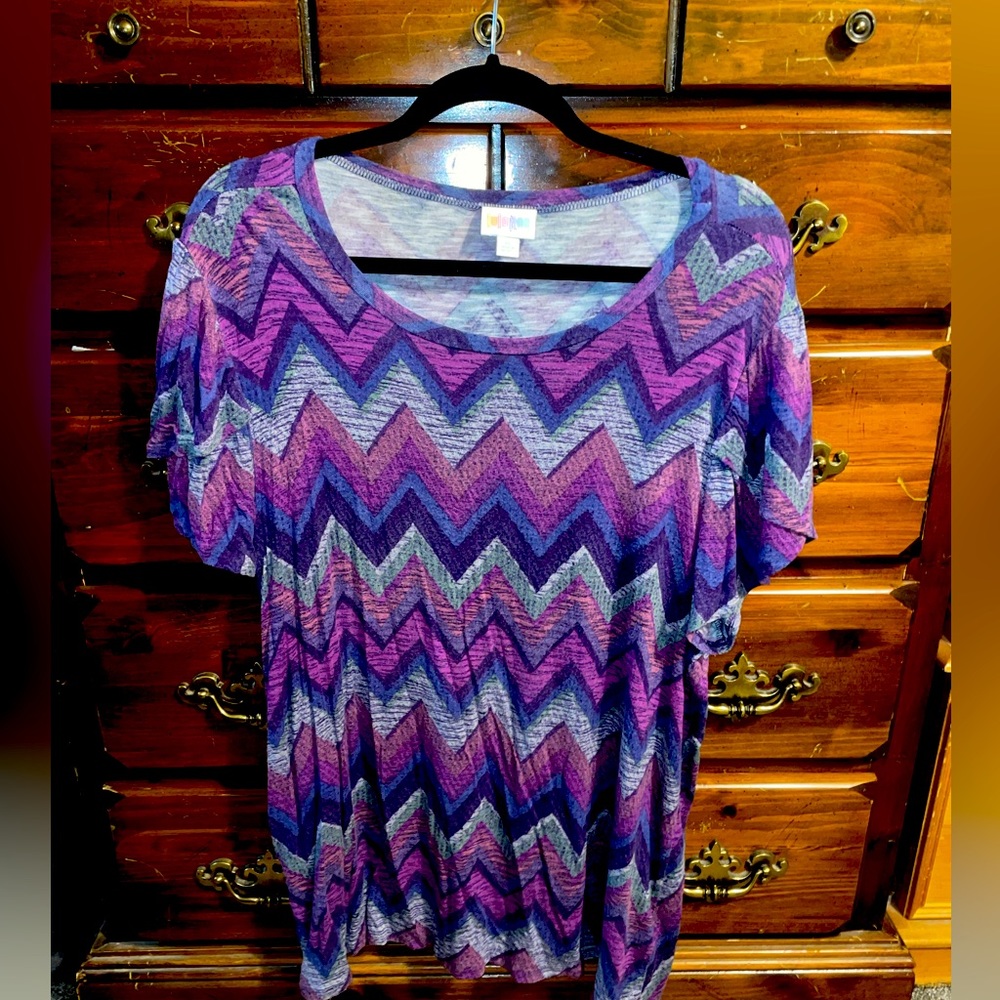 Lularoe XL olive top